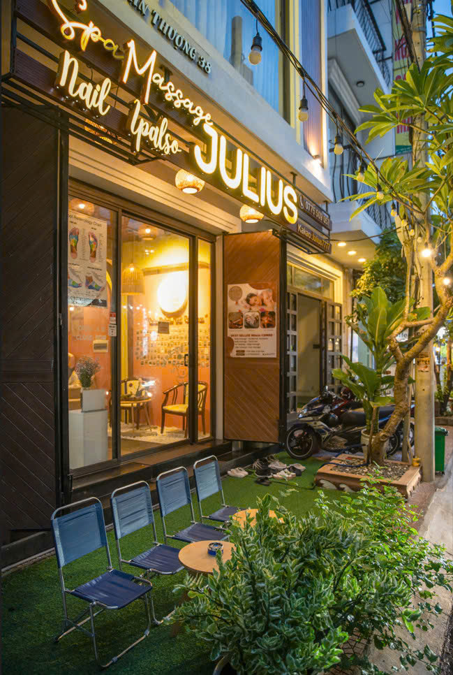 Julius Spa gallery image